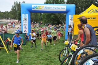 Nadační fond Albert podpořil triatlonový závod v Hrádku